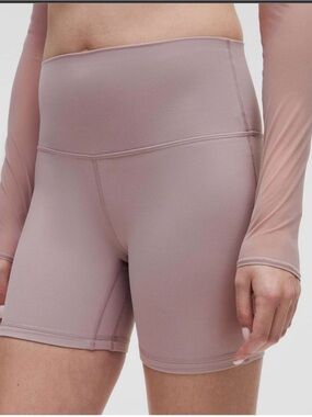 Lululemon Align High-Rise Short 6"
Mauve Grey Size 14 NWOT